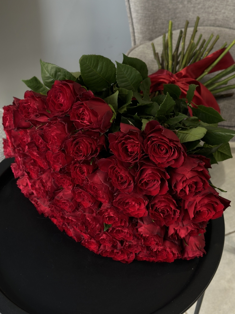 Букет роз Амур: страсть в каждом лепестке buket-roz-amur:-strasty-v-kazhdom-lepestke