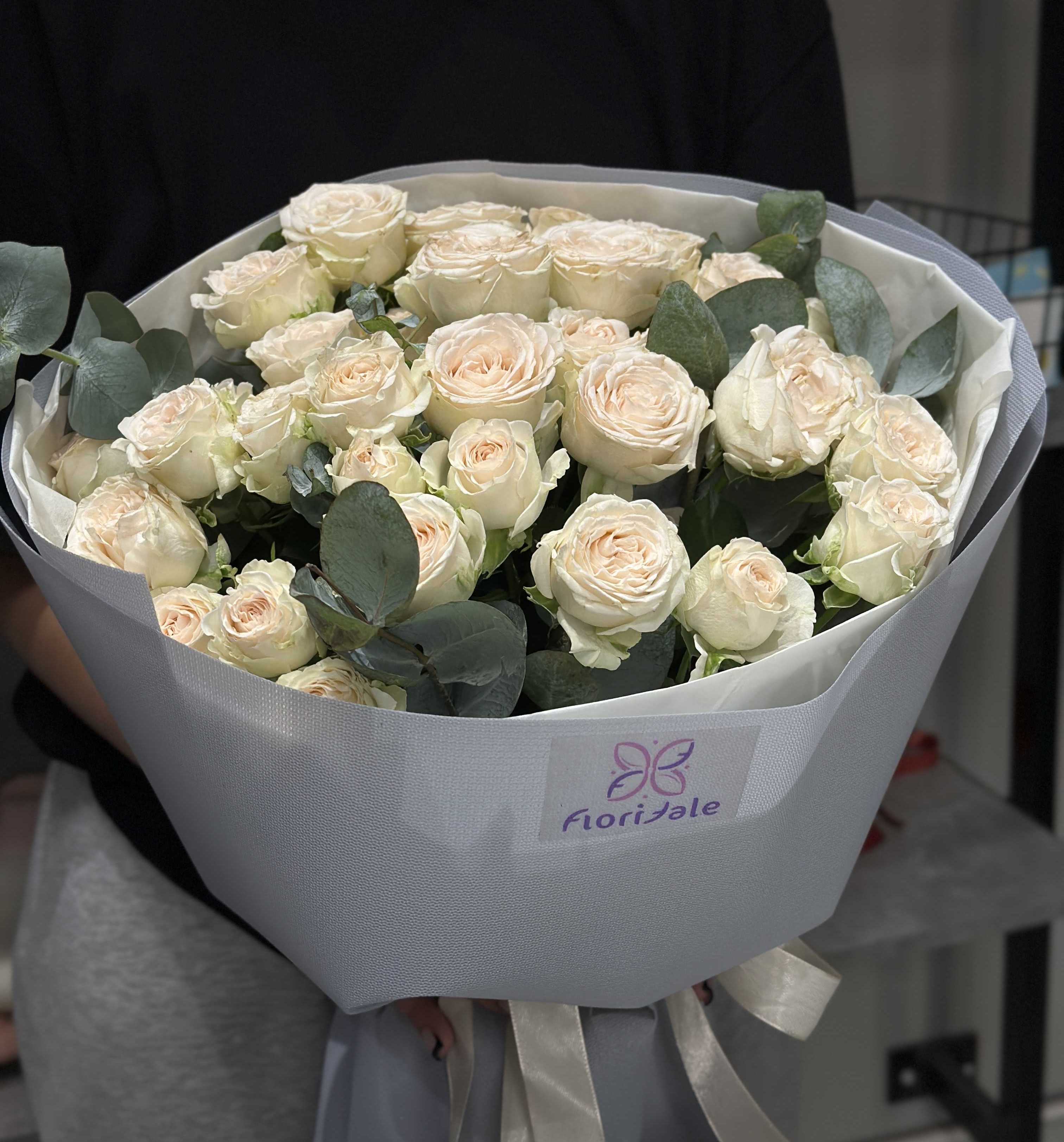 Букет кустовых роз Бон-Бон: красота в простоте buket-kustovyh-roz-bon-bon:-krasota-v-prostote